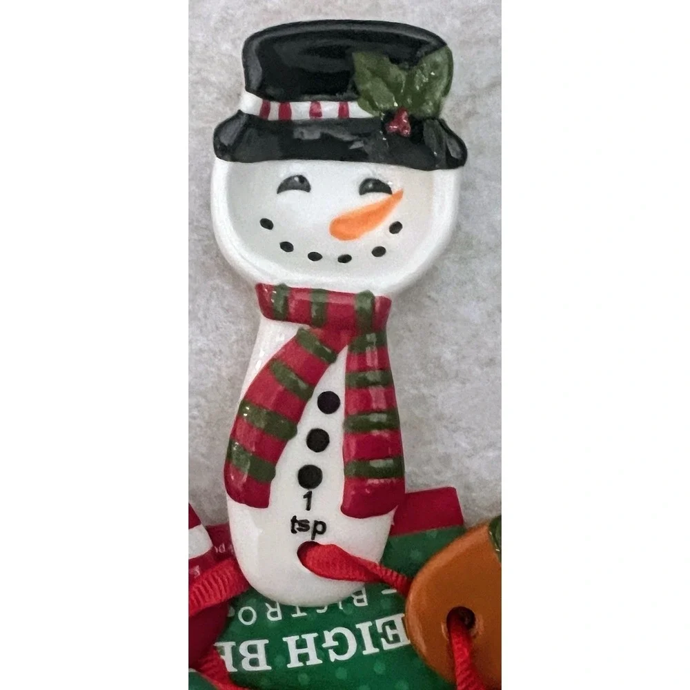 NEW NWT LOT OF 4 SLEIGH BELL BISTRO CHRISTMAS MEASURING SPOON SET SANTA REINDEER